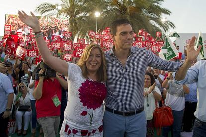 El Secretario General del PSOE y candidato en las elecciones del próximo 26 de junio, Pedro Sánchez, junto a la presidenta de la Junta de Andalucía, Susana Díaz, en el mitin de cierre de campaña.