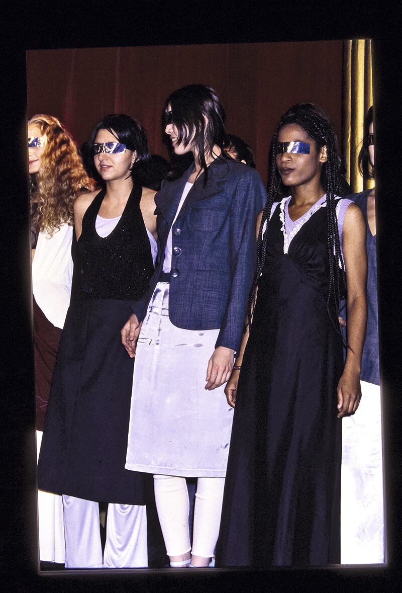 Imagen de ‘backstage’ de la colección primavera / verano 1995.