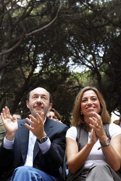 Alfredo Pérez Rubalcaba y Carme Chacón en la fiesta de la rosa del PSC, el 16 de septiembre.