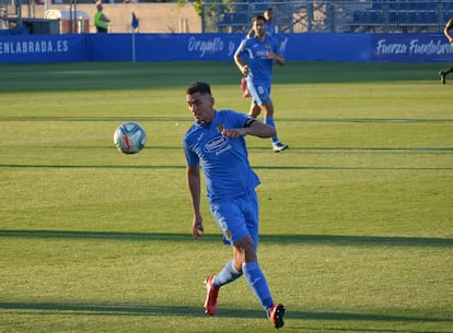 El capitán del Fuenlabrada, Juanma Marrero, en el partido contra el Elche.