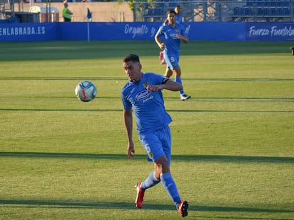 El capitán del Fuenlabrada, Juanma Marrero, en el partido contra el Elche.