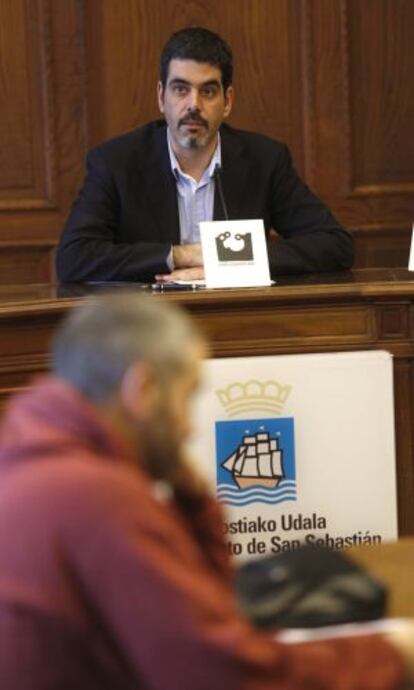 El portavoz del PNV en el Ayuntamiento de San Sebastián, Eneko Goia, durante su comparecencia.