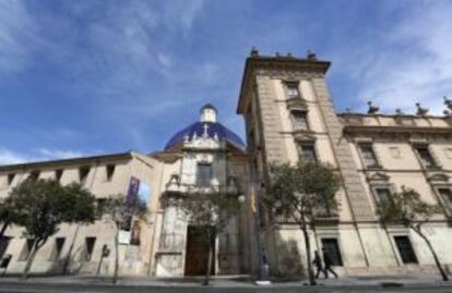 La façana del museu de les Belles Arts de València.