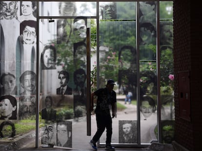 Entrada del Casino de Oficiales en el antiguo centro clandestino de detención de la Escuela de Mecánica de la Armada (ESMA) en Buenos Aires, en 2016.