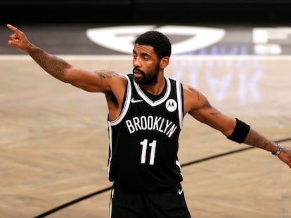 Kyrie Iving durante un partido con los Nets, en enero de 2020, ante Atlanta Hawks.