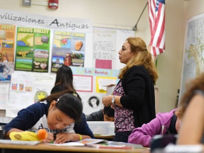 Clase en español en un colegio de Los Ángeles (California) en 2019.