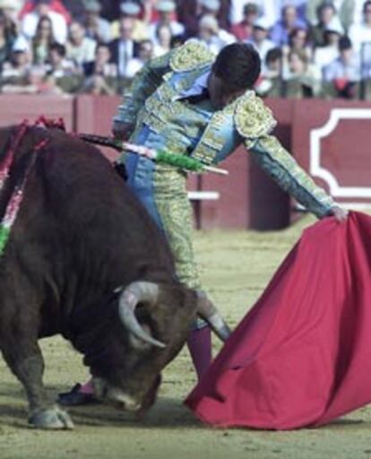 Antonio Barrera, en un natural a su primero.