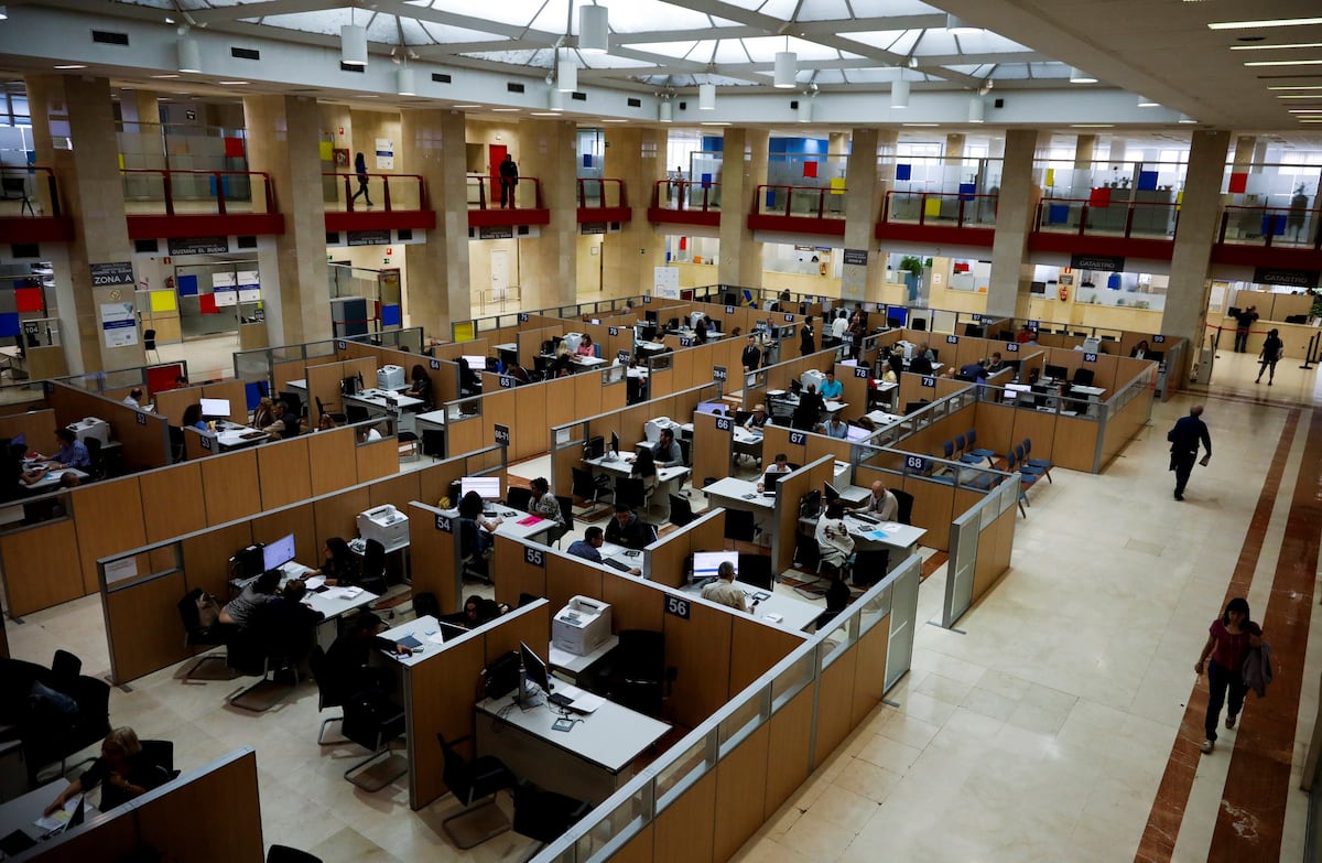 Los sindicatos de funcionarios unen sus fuerzas para exigir al Gobierno una nueva subida salarial