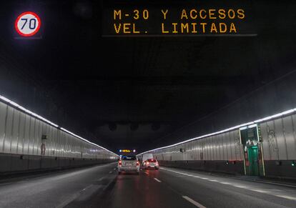 El interior de uno de los túneles de la M-30, en una imagen de diciembre de 2018.
