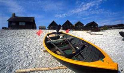 Casas de pescadores en la pequeña isla de Farö, junto a la costa del sureste de Suecia.