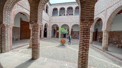 Patio mudéjar del palacio de Zapata de Llerena (Badajoz).