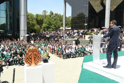 "Gracias por su compromiso, su esfuerzo y por representar a México con tanta dignidad y orgullo. Adelante, campeones. ¡México está con ustedes!": Alejandro Valenzuela del Río, presidente del Consejo de Administración de Banco Azteca.