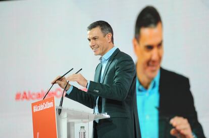 El presidente del Gobierno y secretario general del PSOE, Pedro Sánchez, durante un acto del PSC este domingo en Barcelona.