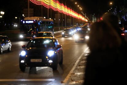 Luces de Navidad en Madrid con los colores de la bandera de España.