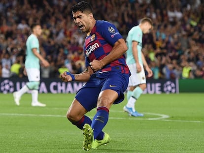 Luis Suárez celebra un gol a l'Inter al Camp Nou.