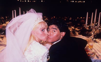 Maradona y Claudia Villafañe, en su boda el 7 de noviembre de 1989.