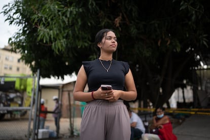 Daniela Jaramillo en el Hospital Universitario del Valle (HUV), afectado por el terremoto en Colombia, en Cali, el 14 de agosto de 2026.