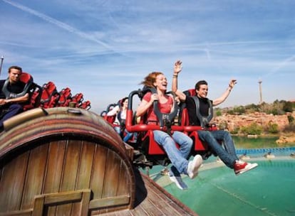 La montaña rusa Furius Baco de Portaventura pasa de 0 a 135 kilómetros por hora en tres segundos.