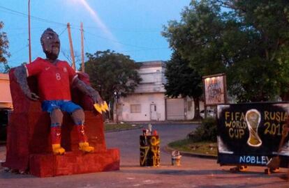 La figura que imagina a Vidal mirando el mundial por TV.