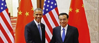 Obama con el primer ministro chino, Li Keqiang, antes de su reuni&oacute;n sobre el cambio clim&aacute;tico en Pek&iacute;n.