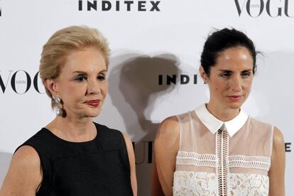 La diseñadora Carolina Herrera y su hija, en un evento en mayo de 2015. Hoy Adriana Carolina Herrera sigue los pasos de su madre en la industria de la moda y trabaja en la conocida firma.