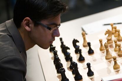 Anish Giri, durante su partida con Anand