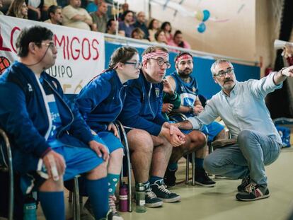 Javier Fesser durante el rodaje de 'Campeones'