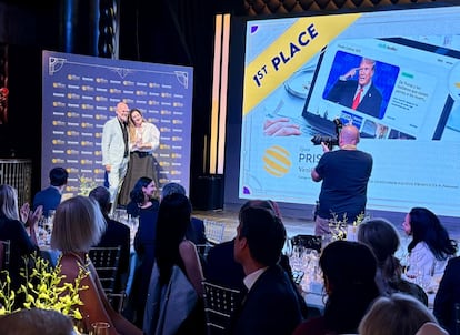 Ana Ormaechea recoge el premio en Nueva York