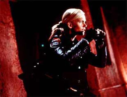 Un fotograma de la película <i>Ghosts of Mars</i>, de John Carpenter, que abrirá el festival.