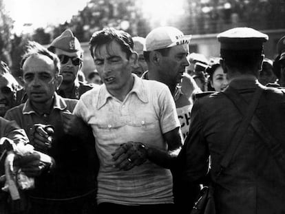 Coppi, a la llegada del Giro de Italia de 1949 a Monza.