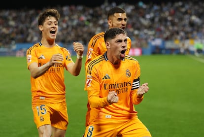 Güler, Valverde y Ceballos celebran el 0-2 del uruguayo al Leganés en Butarque.