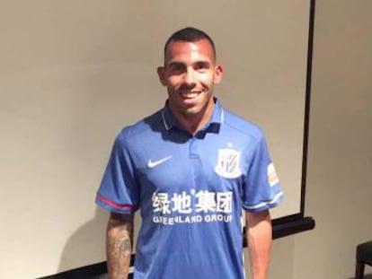 Tévez con la camiseta del Shenhua.