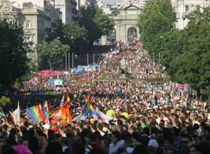 Marcha del Orgullo Gay Europride 2007 que recorrió ayer Madrid con el lema "¡Ahora, Europa! La igualdad es posible".