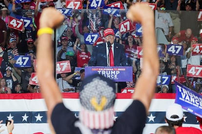 El candidato republicano a la presidencia de Estados Unidos, Donald Trump, durante su mitin de este sábado en Coachella.