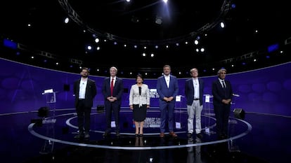 Os candidatos presidenciais chilenos Gabriel Boric, José Antonio Kast, Yasna Provoste, Sebastián Sichel, Eduardo Artes e Marco Enríquez-Ominami.