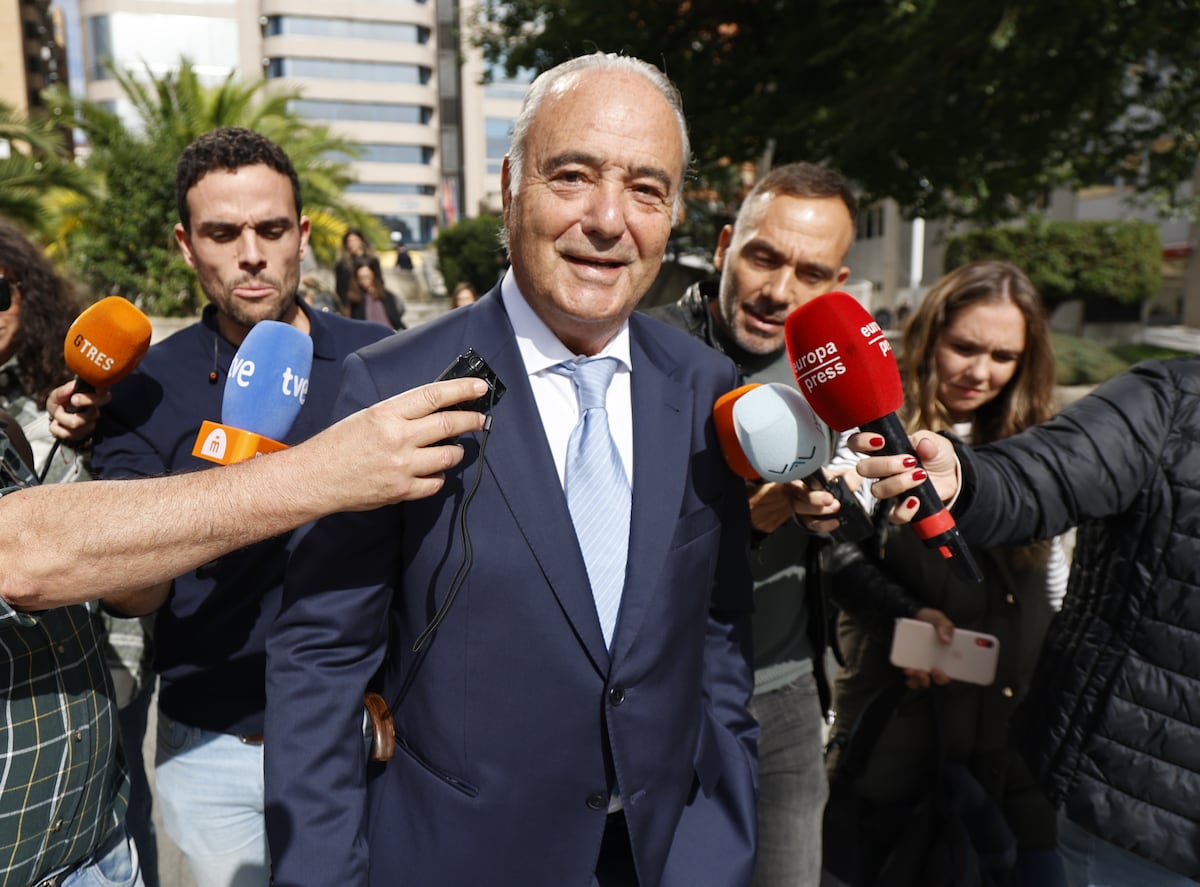 Carlos Iglesias: Un hermano de Julio Iglesias, condenado a prisión y a ...