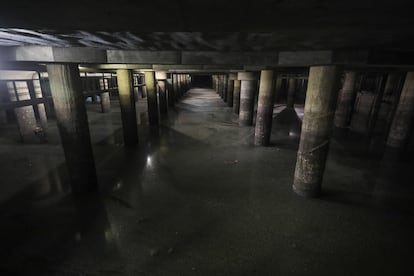 Interior del tanque de tormentas de Arroyofresno, el mayor del mundo por su capacidad.