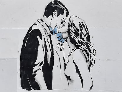 ¿Gesto sensual o barrera física y mental?: cuando quieres besar a alguien en una cita pero llevas mascarilla