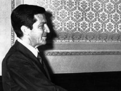Adolfo Suárez, de visita oficial a México, estrecha la mano del presidente José López Portillo, en 1977.