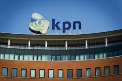 Fotografía de archivo tomada el 21 de abril de 2011 que muestra la sede de la operadora holandesa KPN en su sede en Den Haag (Holanda).
