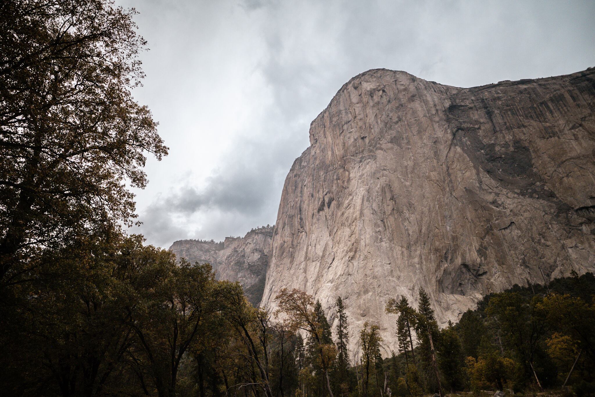 Vista de El Capitán, el monolito granítico más famoso del parque nacional de Yosemite.