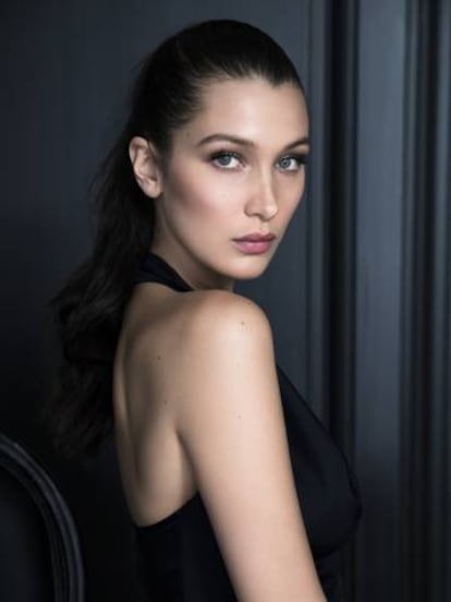 Bella Hadid, es la nueva embajadora de la línea de maquillaje de Dior.