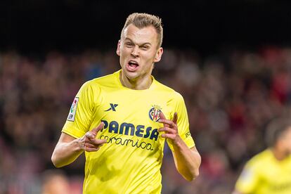 En busca de tiempos mejores que los que ha vivido la última temporada en el Real Madrid, Denis Cheryshev regresa al Villarreal, ahora en propiedad, donde jugó cedido la temporada 14/15.