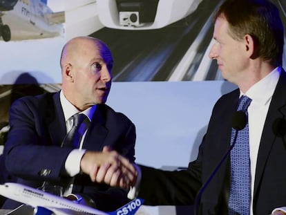 Alain Bellemare, presidente de Bombardier, con Romain Trapp, de Airbus