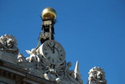 Detalle de la fachada del Banco de Espa&ntilde;a, en Madrid.