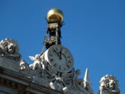 Detalle de la fachada del Banco de Espa&ntilde;a, en Madrid.