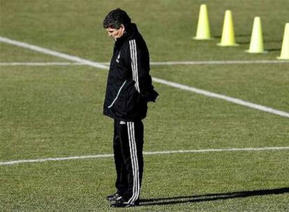 Juande Ramos, durante un entrenamiento en la ciudad deportiva de Valdebebas.