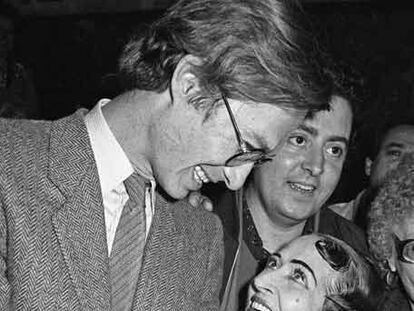 Jorge Verstrynge, candidato de Coalición Popular a la alcaldía de Madrid en 1983, con Estrellita Castro.