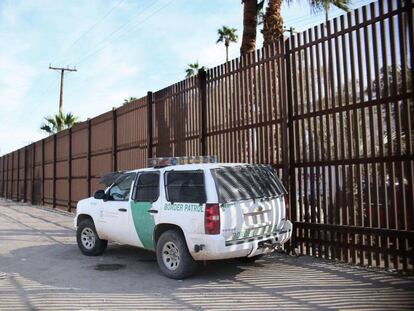 Tramo de la valla fronteriza en Calexico, California