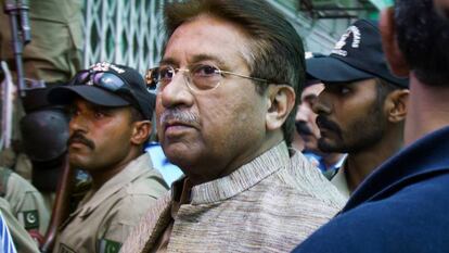 O ex-presidente Pervez Musharraf chega a um tribunal de Islamabad, em abril de 2013.